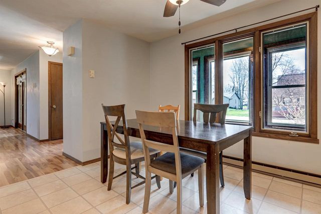 720 INDIANWOOD COURT, Neenah, WI 54956