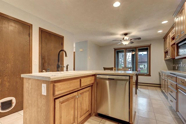 720 INDIANWOOD COURT, Neenah, WI 54956
