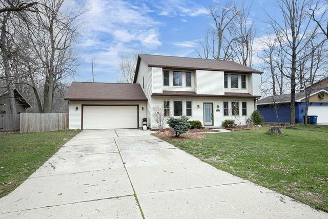 720 INDIANWOOD COURT, Neenah, WI 54956
