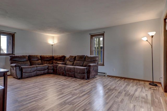 720 INDIANWOOD COURT, Neenah, WI 54956