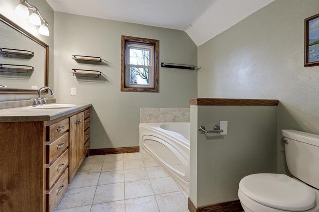 720 INDIANWOOD COURT, Neenah, WI 54956