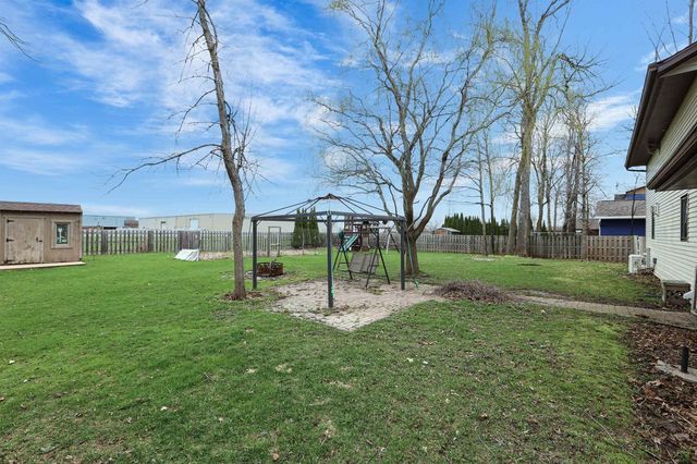 720 INDIANWOOD COURT, Neenah, WI 54956