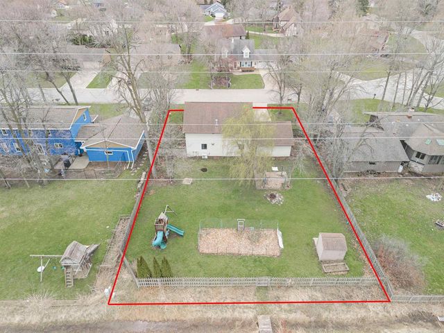 720 INDIANWOOD COURT, Neenah, WI 54956