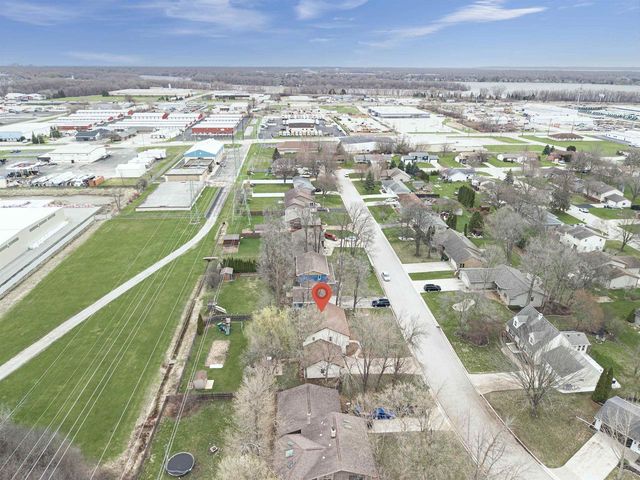 720 INDIANWOOD COURT, Neenah, WI 54956
