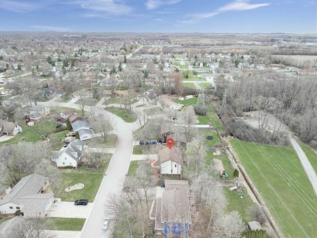 720 INDIANWOOD COURT, Neenah, WI 54956