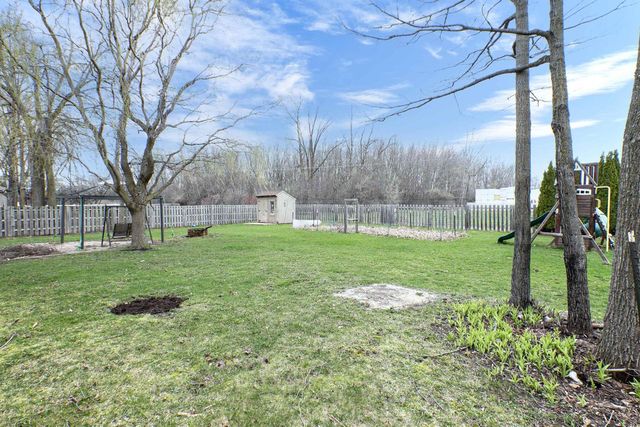720 INDIANWOOD COURT, Neenah, WI 54956