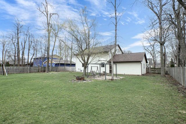 720 INDIANWOOD COURT, Neenah, WI 54956