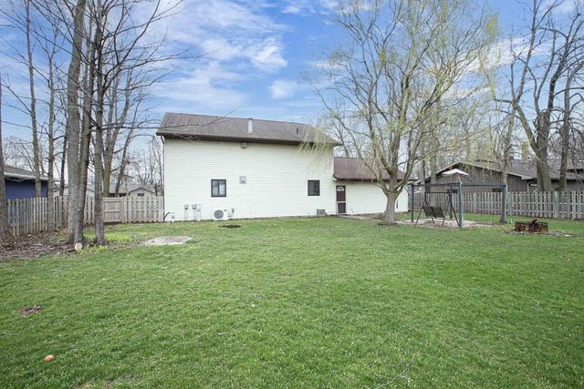 720 INDIANWOOD COURT, Neenah, WI 54956