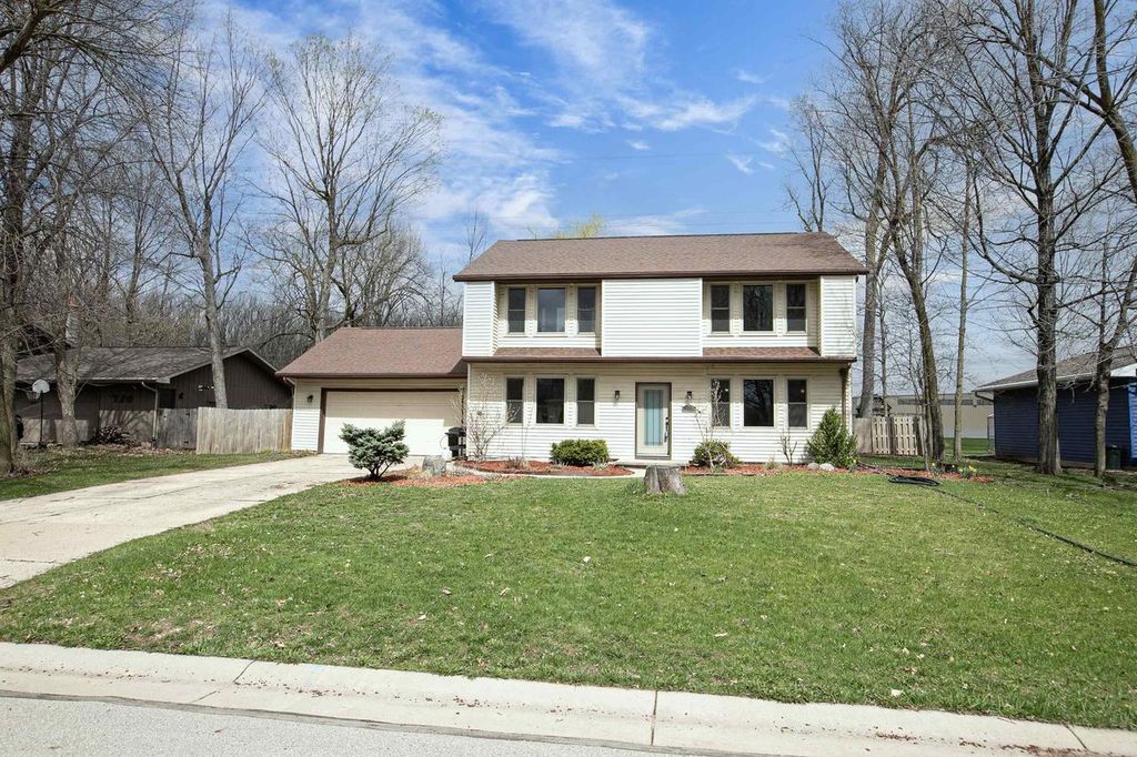 720 INDIANWOOD COURT, Neenah, WI 54956