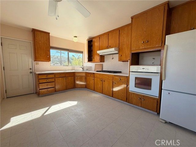 802 Fischer B, Glendale, CA 91205