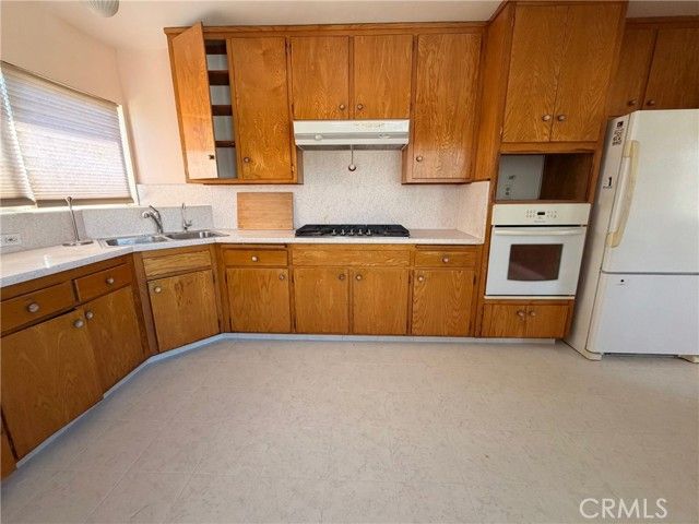 802 Fischer B, Glendale, CA 91205