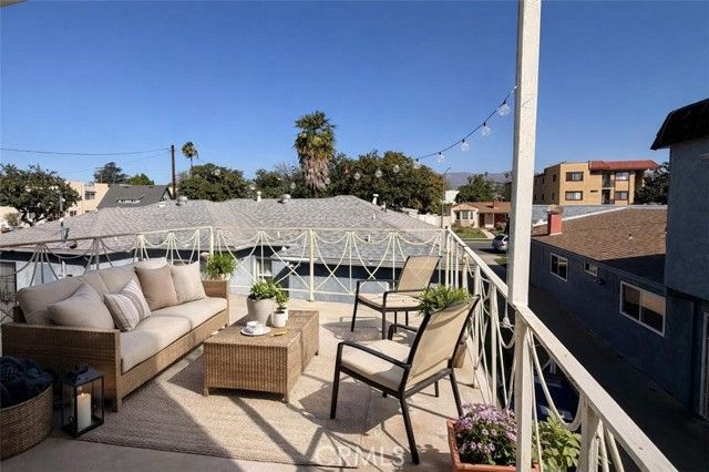 802 Fischer B, Glendale, CA 91205