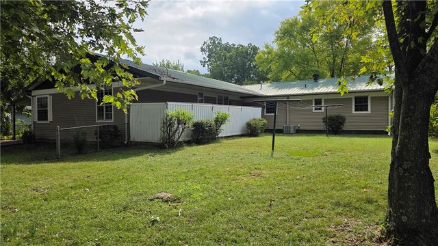214 Poplar Street, Dardanelle, AR 72834