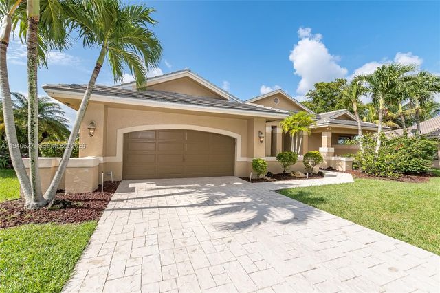 1051 Woodfall Ct, Weston, FL 33326