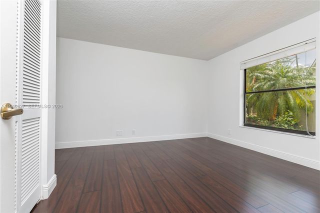 1051 Woodfall Ct, Weston, FL 33326