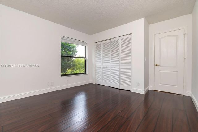 1051 Woodfall Ct, Weston, FL 33326