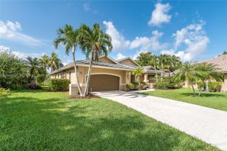 1051 Woodfall Ct, Weston, FL 33326