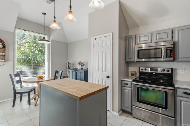 25123 Summit Crk, San Antonio, TX 78258