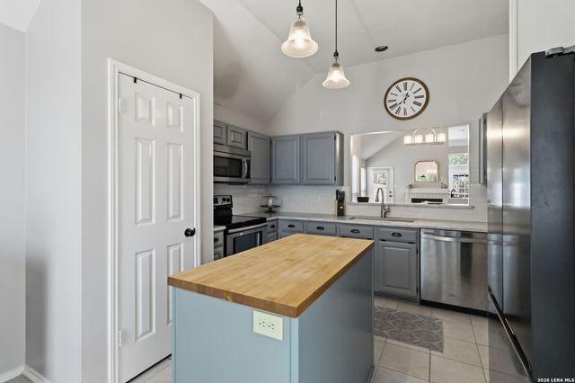25123 Summit Crk, San Antonio, TX 78258