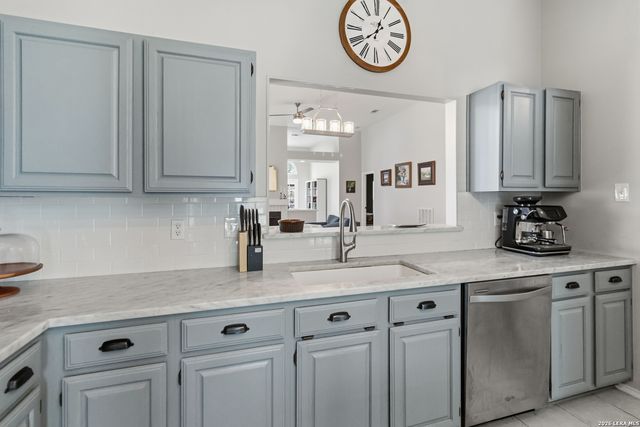 25123 Summit Crk, San Antonio, TX 78258