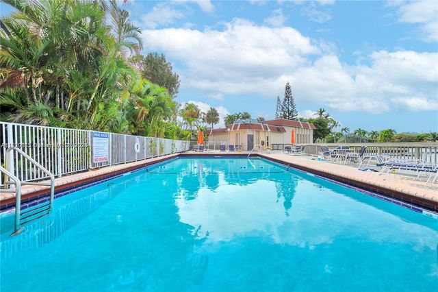 1951 Atlantic Shores Blvd 8, Hallandale Beach, FL 33009