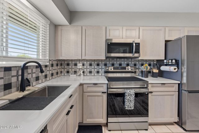 10210 W SNEAD Circle N, Sun City, AZ 85351