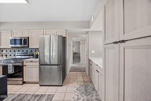 10210 W SNEAD Circle N, Sun City, AZ 85351