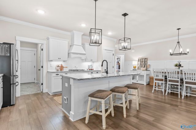 472 Legend Oak Way SW, Huntsville, AL 35824