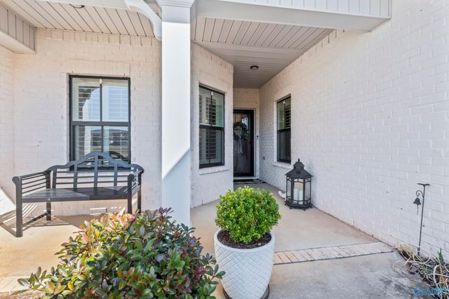 472 Legend Oak Way SW, Huntsville, AL 35824