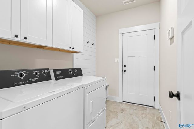 472 Legend Oak Way SW, Huntsville, AL 35824