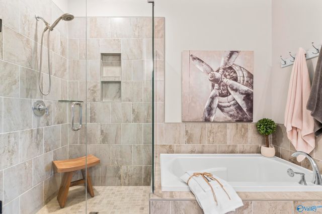 472 Legend Oak Way SW, Huntsville, AL 35824