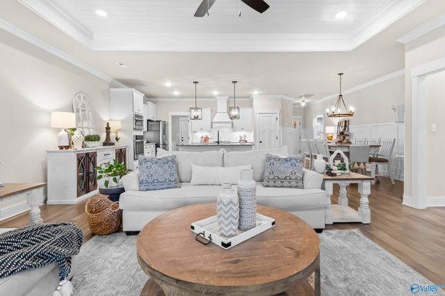 472 Legend Oak Way SW, Huntsville, AL 35824