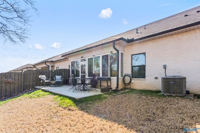 472 Legend Oak Way SW, Huntsville, AL 35824