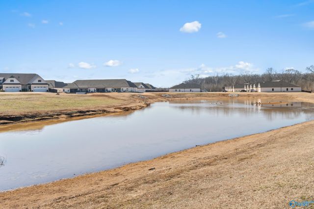 472 Legend Oak Way SW, Huntsville, AL 35824