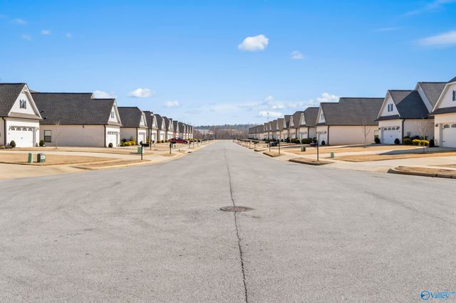 472 Legend Oak Way SW, Huntsville, AL 35824