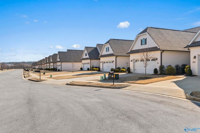 472 Legend Oak Way SW, Huntsville, AL 35824