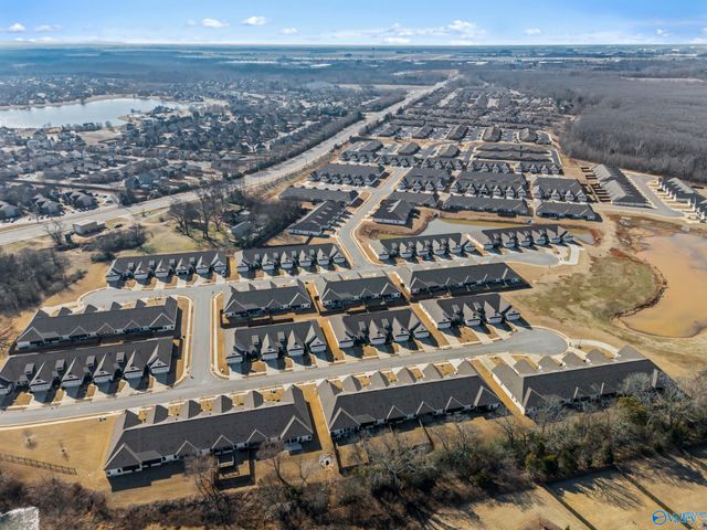 472 Legend Oak Way SW, Huntsville, AL 35824