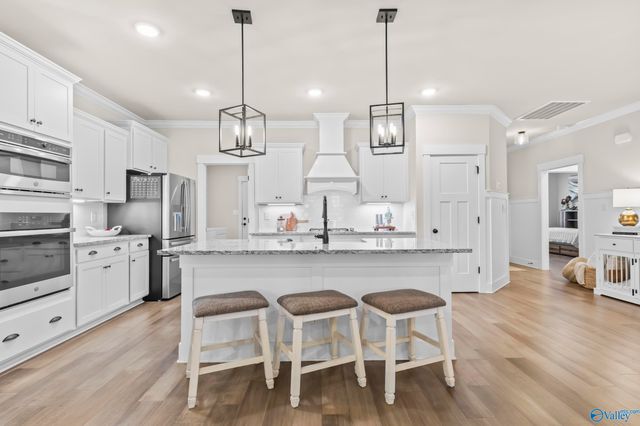 472 Legend Oak Way SW, Huntsville, AL 35824