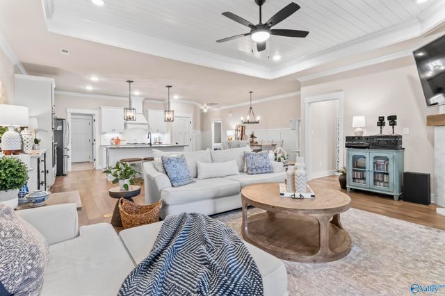 472 Legend Oak Way SW, Huntsville, AL 35824