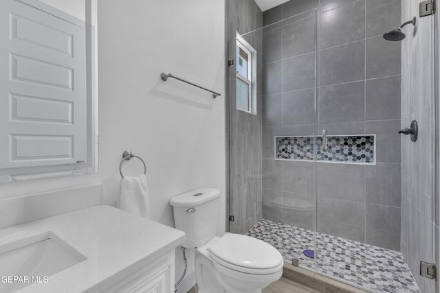 304 Rio Pinsaqui Court, El Paso, TX 79932