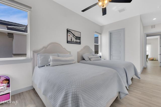 304 Rio Pinsaqui Court, El Paso, TX 79932