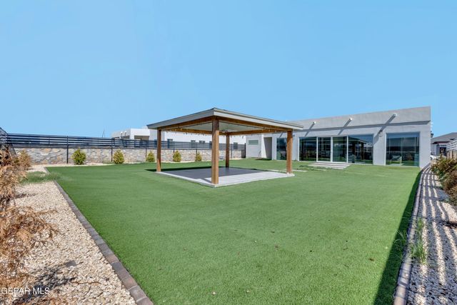 304 Rio Pinsaqui Court, El Paso, TX 79932