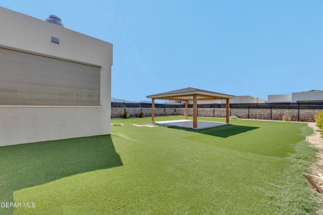 304 Rio Pinsaqui Court, El Paso, TX 79932