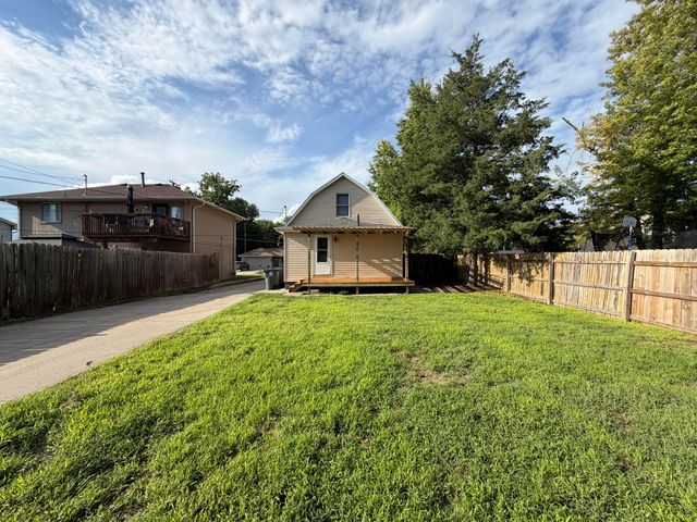 3903 AVENUE C, Council Bluffs, IA 51501