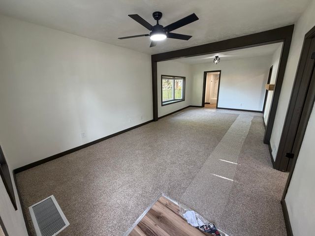 3903 AVENUE C, Council Bluffs, IA 51501