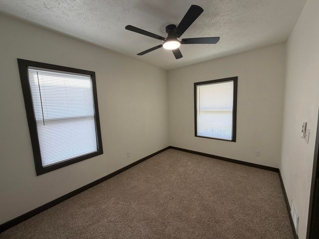 3903 AVENUE C, Council Bluffs, IA 51501
