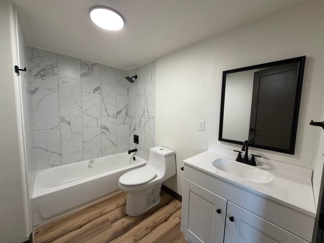 3903 AVENUE C, Council Bluffs, IA 51501