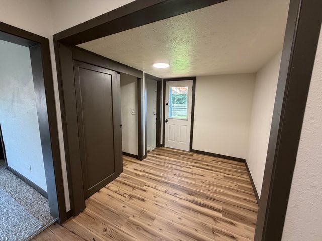 3903 AVENUE C, Council Bluffs, IA 51501