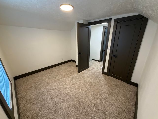 3903 AVENUE C, Council Bluffs, IA 51501