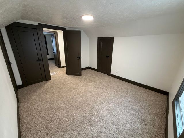 3903 AVENUE C, Council Bluffs, IA 51501